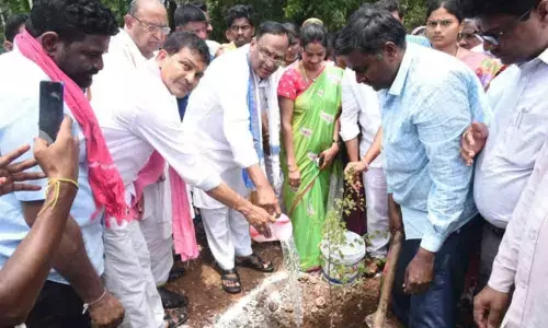 Council Chairman Gutha offers prayers at temple in Suryapet