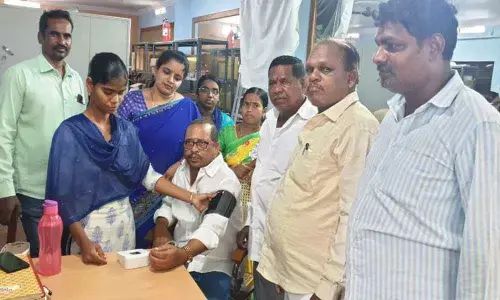 Corporator Dodla Venkatesh Goud makes surprise inspection of Primary Health Centre