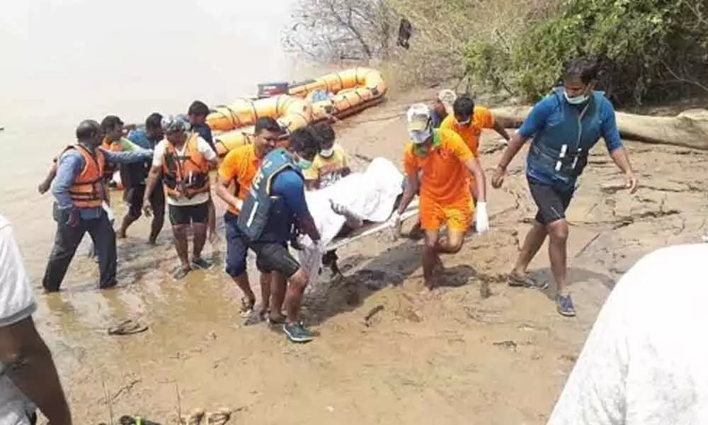 Boat mishap in Devipatnam: Bodies of three Hyderabadis Vishal, Bharani and Sai Kumar retrieved