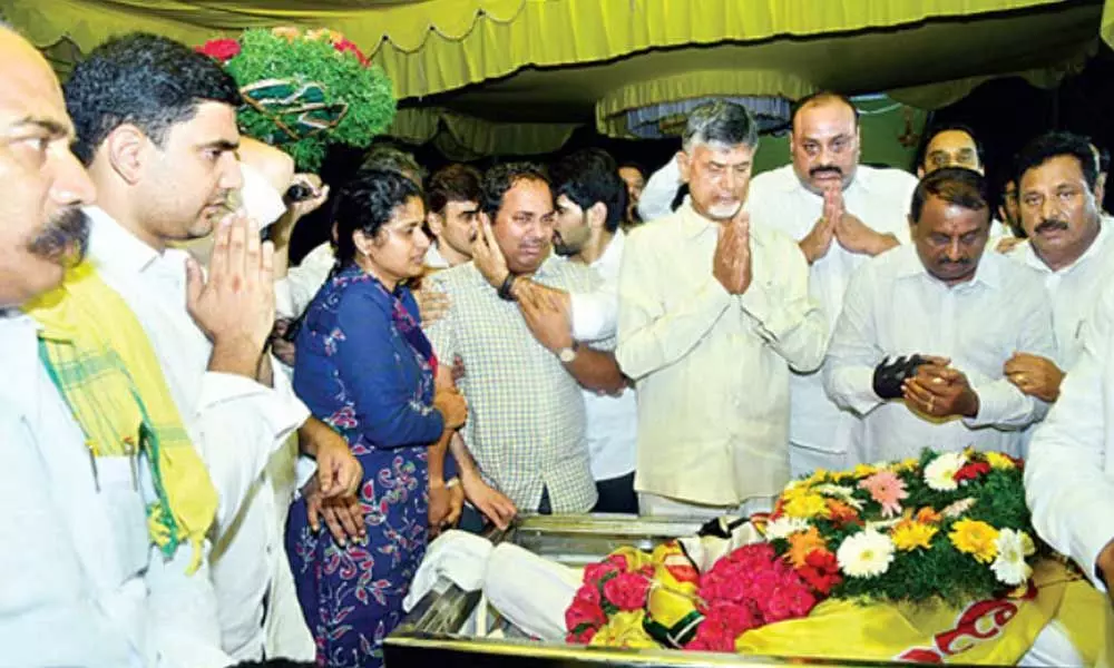 Chandrababu Naidu pays tributes to Kodela