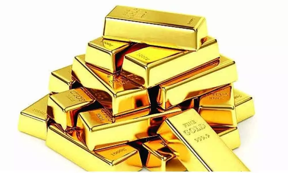 Gold price drops by Rs 215, currently at Rs 38,676