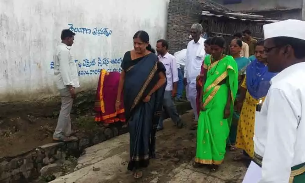 Dont dump garbage on roads: Adilabad Joint Collector G Sandhya Rani