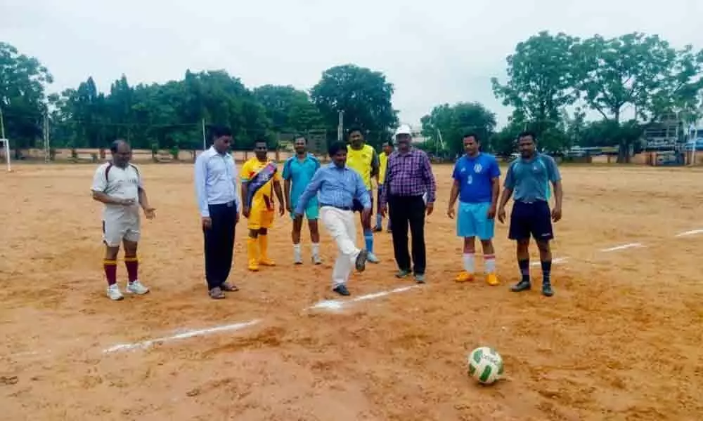 SCCL GM inaugurates football competitions in Kothagudem