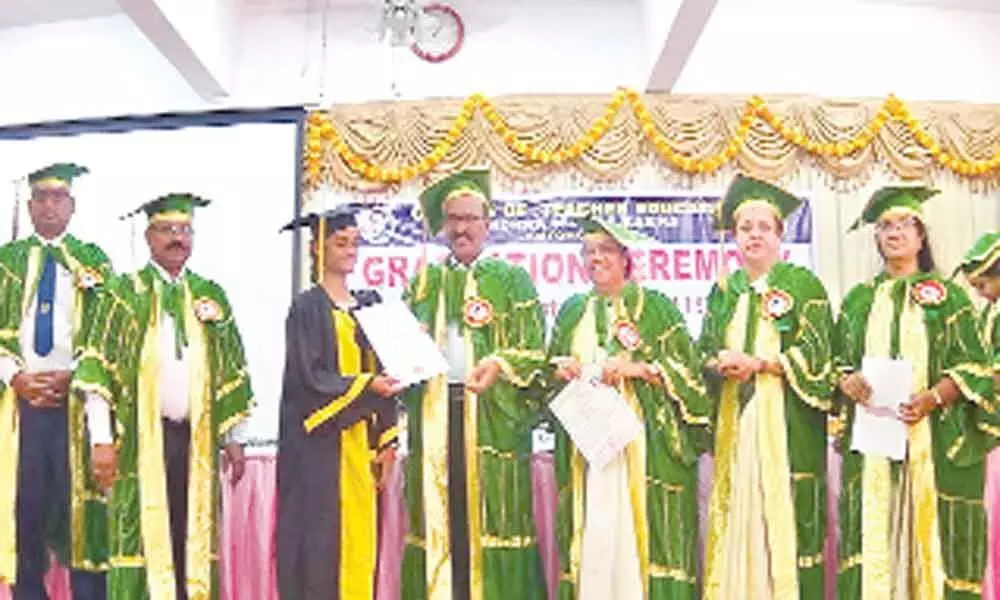 Andhra Mahila Sabha College celebrates second convocation day at Osmania University