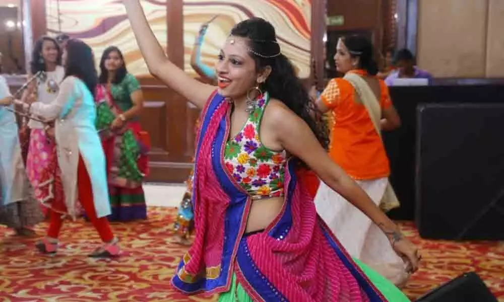 Navatatri Preparations: Gujaratis honing dancing skills in Visakhapatnam
