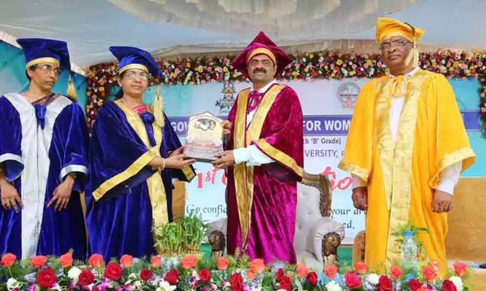 Kakinada: Adikavi Nannayya University VC P Suresh Varma asks students to hone skills
