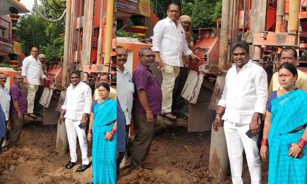 Dodla Venkatesh spends own funds for borewell in Dattatreya Colony