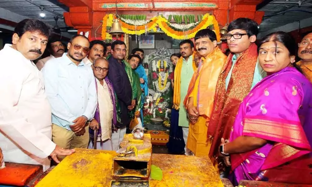 Mynampalli Hanumantha Rao fulfils vow at Adikmet temple