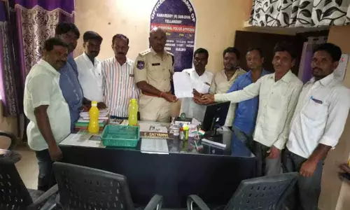 Congress demands action against RDO in Yellareddy