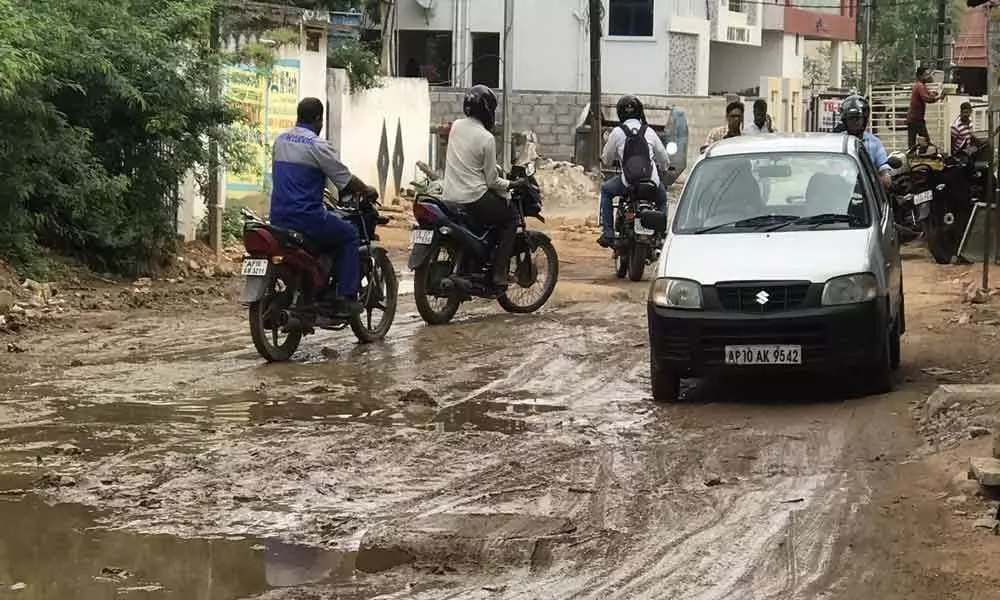 Muddy, slippery roads rankle people at Old Bowenpally