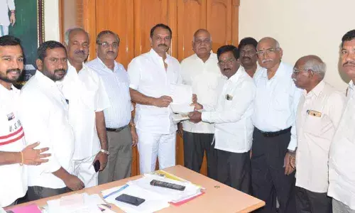 Residents meet MLA Devireddy Sudheer Reddy, seek solution to issues