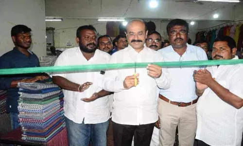Ex-MLA inaugurates handloom, handicrafts expo