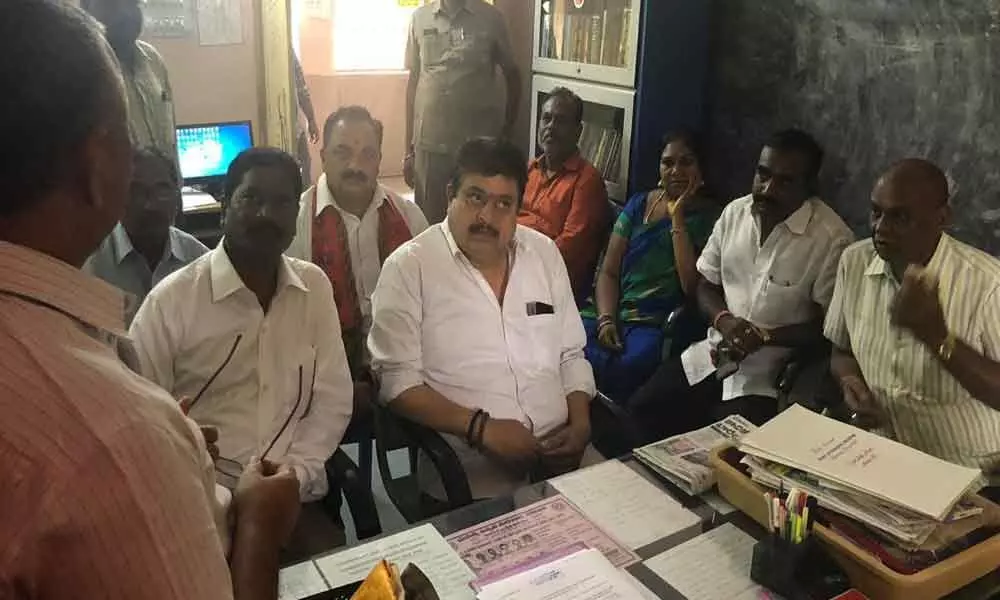 BJP MLC Narapaju Ramchander Rao comes to aid of school children