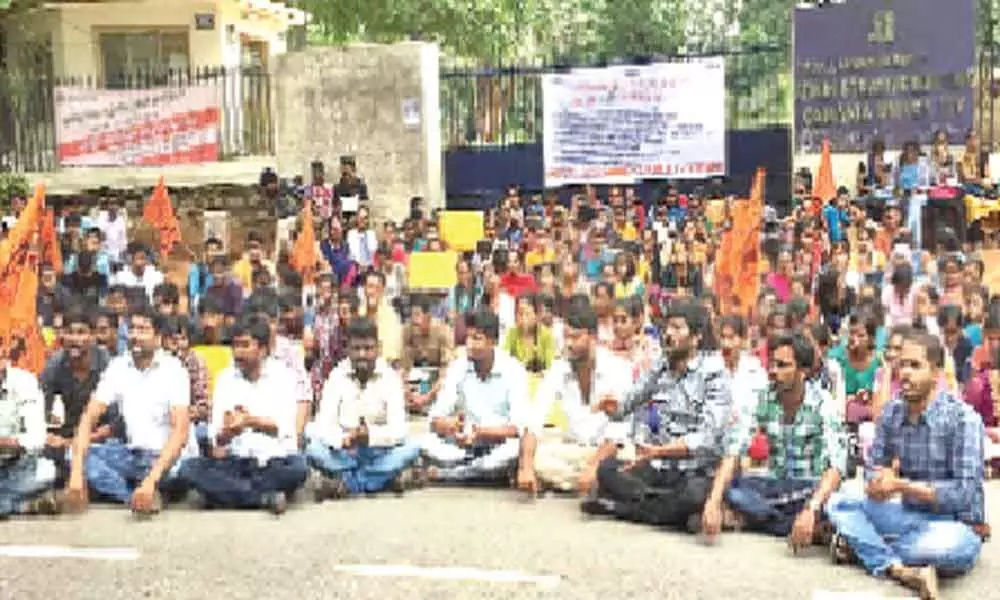 OU students demand amenities in hostels