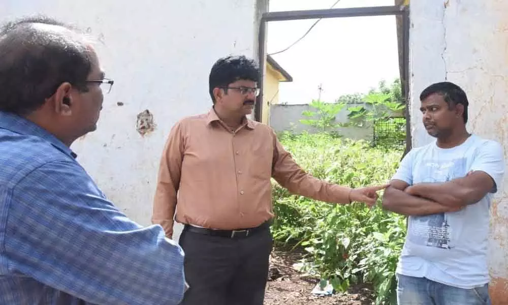 Collector Hanumantha Rao peeved over unclean school