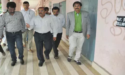 Collector inspects Civils exam centre in Vijayawada
