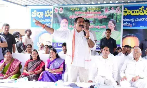 Errabelli tours villages, inspects implementation of 30-day action plan in Yadagirigutta