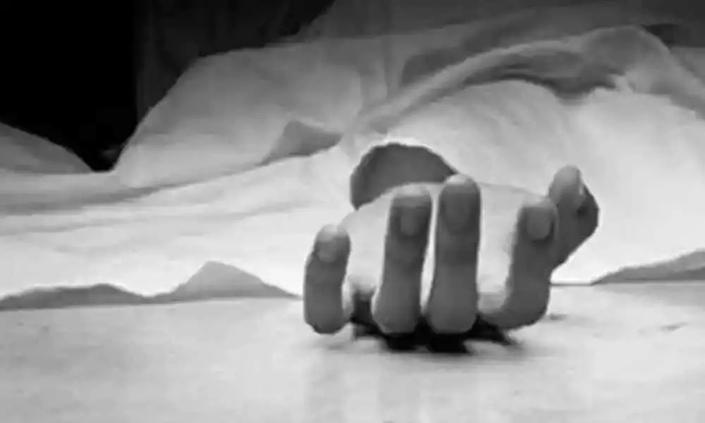 Love Couple Commit Suicide in Guntur: Boyfriend Dead