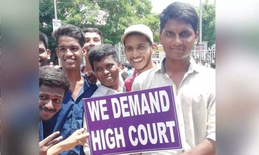 Advocates, students intensify stir for State Capital, HC in Kurnool