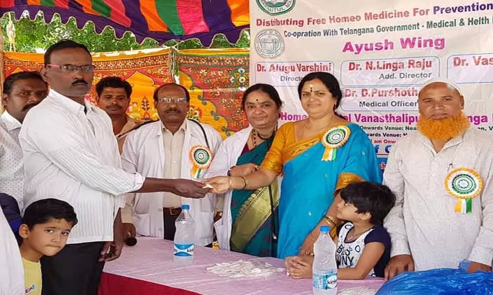 Dengue preventive medicine distributed at Vijaypuri Colony