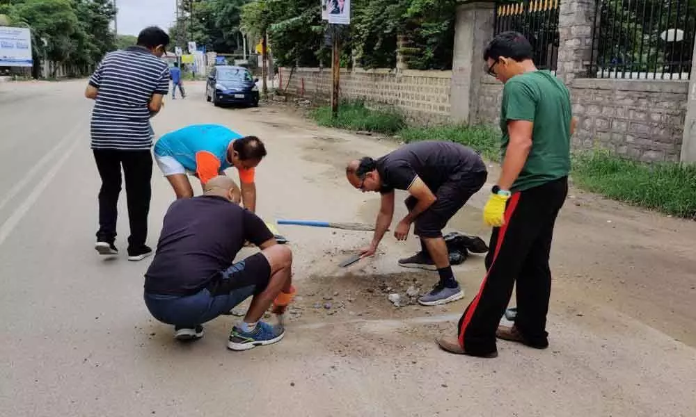 Good Samaritans find durable cure to roads