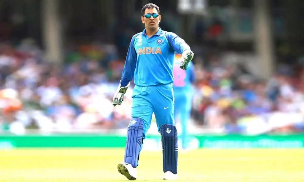 Dhoni unavailable for selection until November