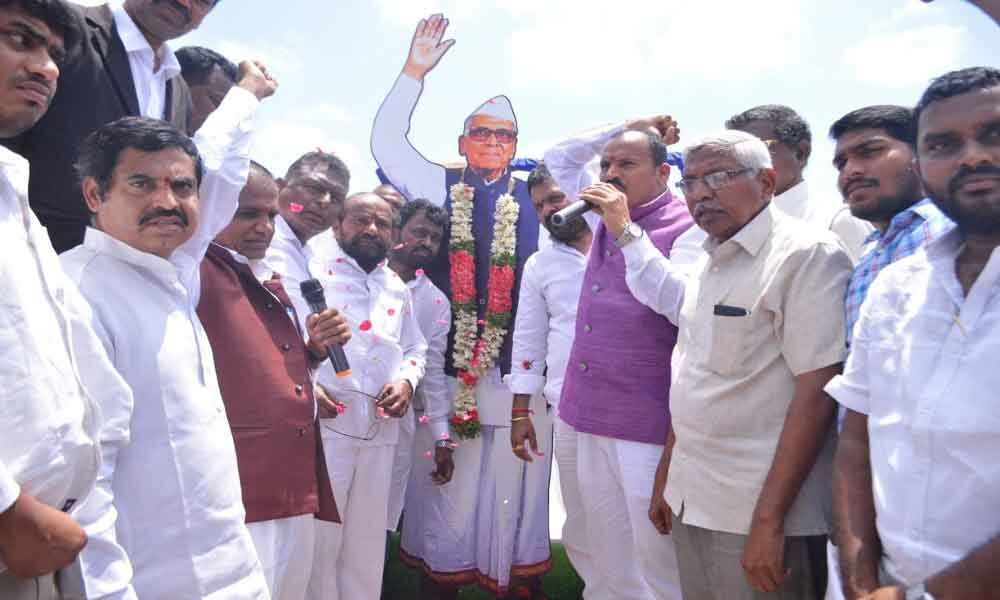 Install Konda Bapuji statue on Tank Bund