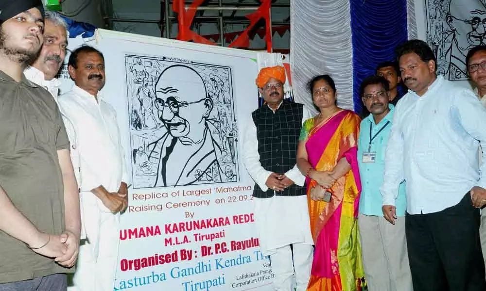 Noted artist Gulati takes up giant size Gandhi portrait in Tirupati