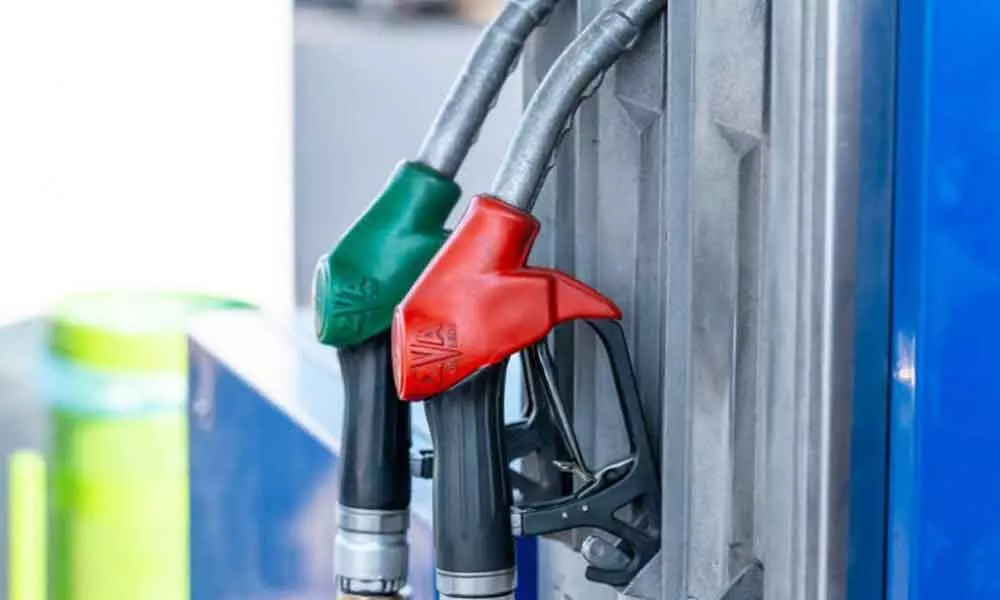 Petro prices rise for 6th day straight Petrol: Rs 1.60/L Diesel: Rs 1.31/L