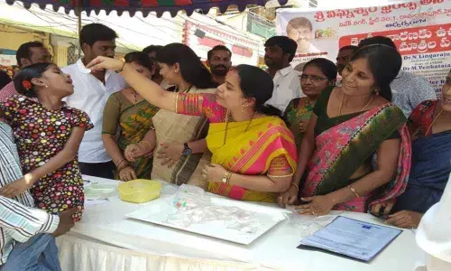 Dengue medicine distributed at Vivek Nagar in Ramanthapur