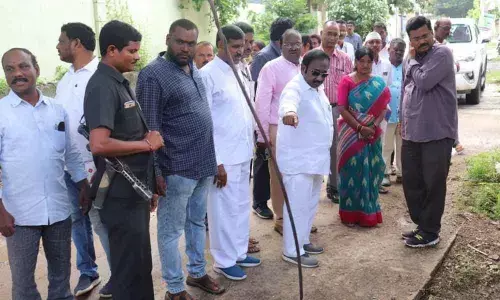 Mayor focuses on cleanliness in Warangal