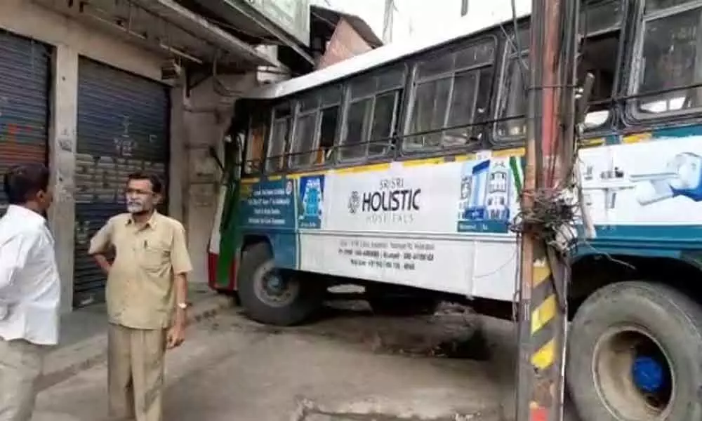 Hyderabad: TSRTC bus rams into metro pillar at Ameerpet