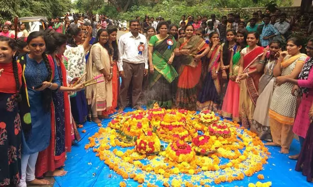 Bathukamma celebrated at Secunderabad PG college