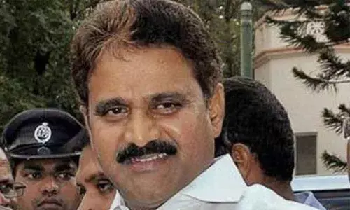 AP minister Mopidevi Venkatramana Held A Review Meeting On Raise In Onion Prices