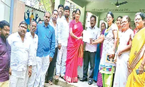 Corporator Alakunta Saraswathi, Dy DEO inspect girls school at Lalapet