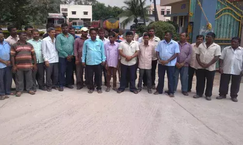 Demand to increase wages of contract staff