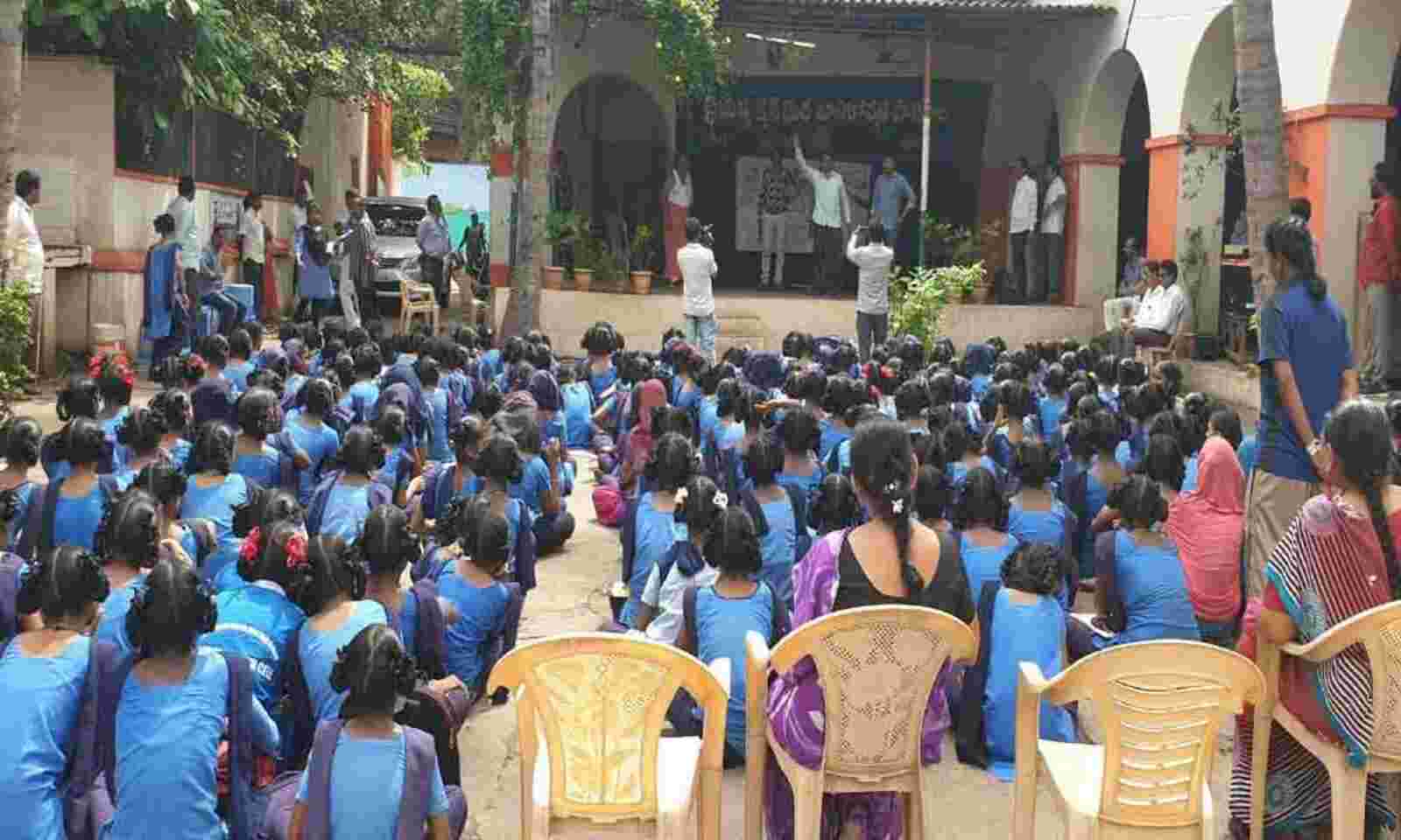 Vpt Hosts Swachhta Pakwada At Queen Mary Girls High School