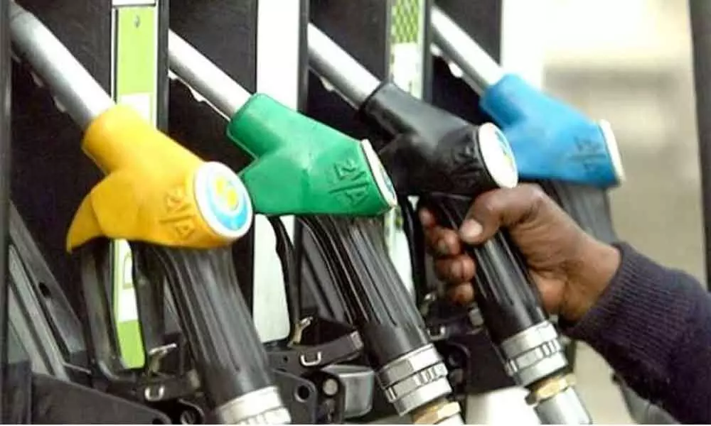 Petrol Remain Steady While diesel cuts down by 11 Paise on October 18