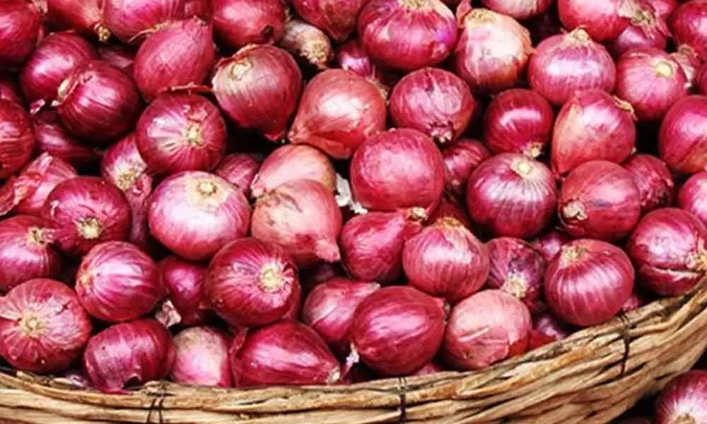 1 lakh Worth Onions Was Stolen from A Farmers store In Nashik