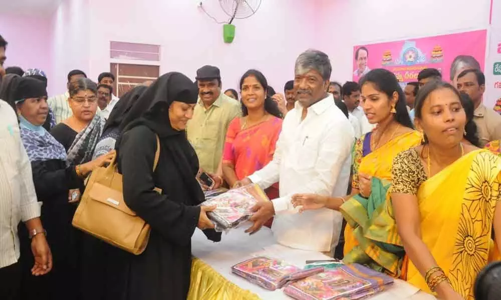 TS Deputy Speaker launches saree distribution at Secunderabad