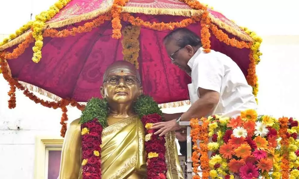 S P Sambamurthys bronze statue unveiled in Nellore