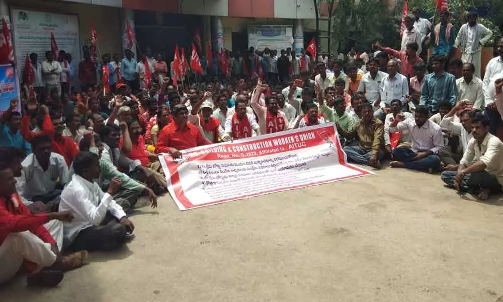 Construction workers protest govt apathy