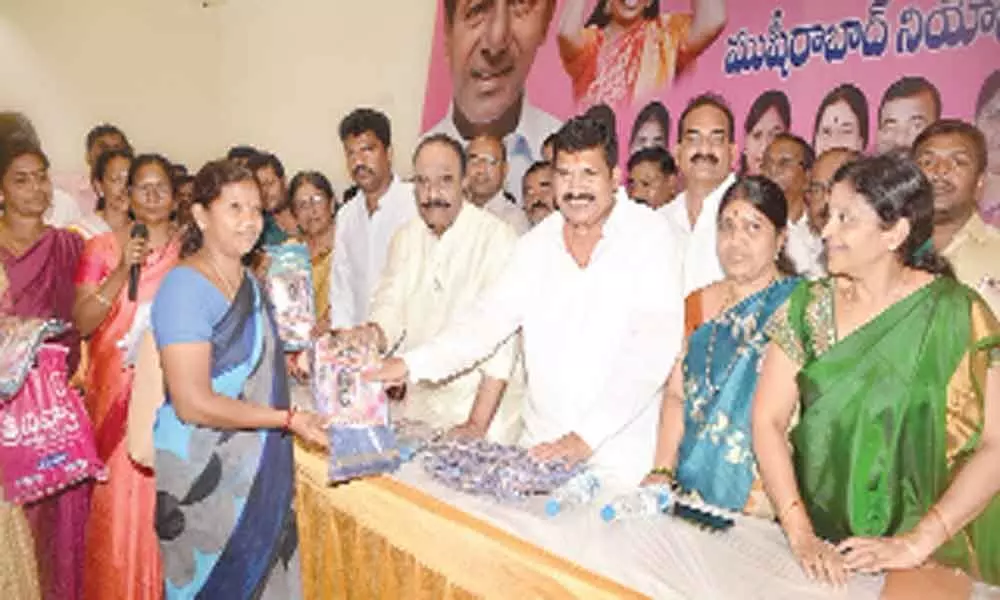 Bathukamma sarees distribution begins at Musheerabad constituency