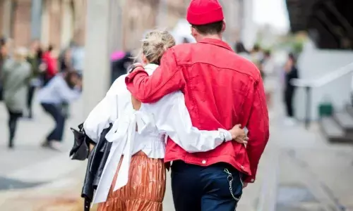 5 reasons why flirting is good when you are in a relationship