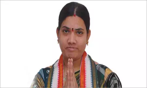 Corporator Shanthi felicitated for resolving 30-year issue