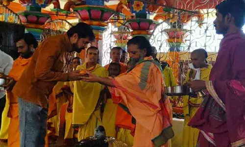 Endowments official offers prayers at Sri Datta Ashram