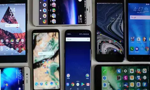 Mobile phone exports see 8-fold jump in FY19