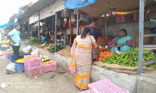 Tricks by traders burn a hole in consumers purse