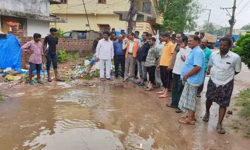 GHMC Zonal Commissioner, officials inspect relief works