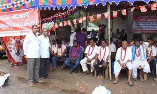 Building workers cry for attention in Srikakulam